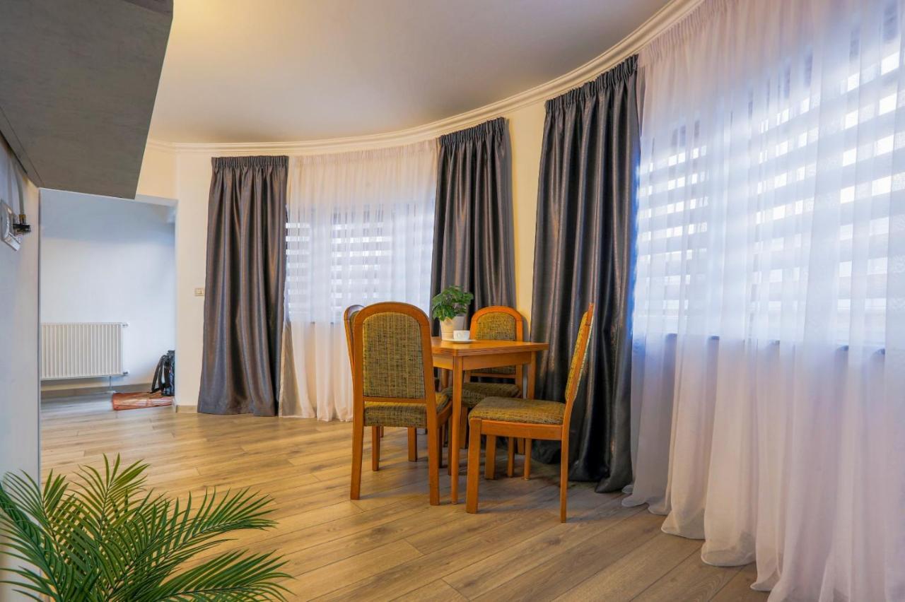 Vaias Aparts Târgu Neamţ Exterior foto
