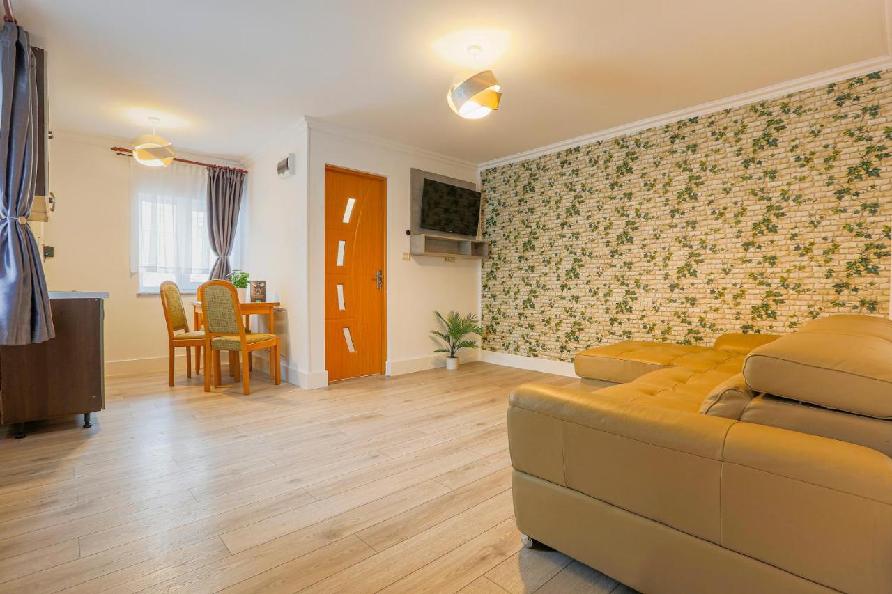 Vaias Aparts Târgu Neamţ Exterior foto